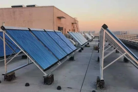Thiết kế hệ thống nước nóng công nghiệp cho bếp ăn tập thể: tách tải rửa khay, rửa nồi và vệ sinh sàn để giảm công suất đỉnh